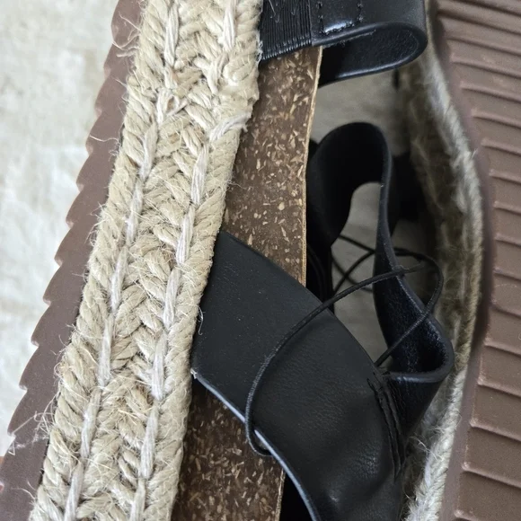 NWT Torrid  Women's Fisherman Platform Sandals size 9.5 WW - Picture 7 of 11